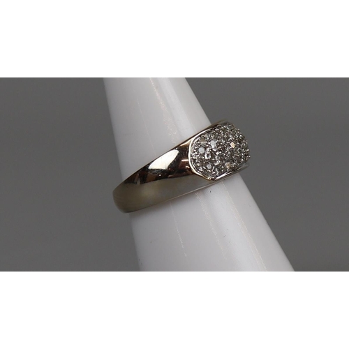 18 - 18ct gold diamond set ring - Size M