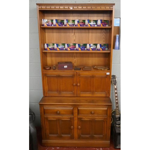 224 - Ercol Golden Dawn dresser - Approx size: W: 98cm D: 50cm H: 197cm