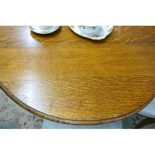 238 - Oak gateleg table