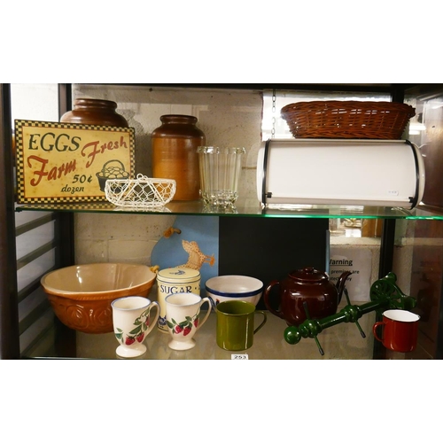 253 - 2 shelves of kitchenalia to include stoneware jars