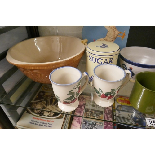 253 - 2 shelves of kitchenalia to include stoneware jars