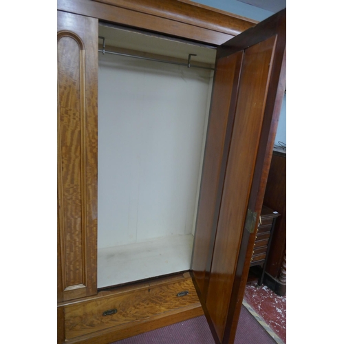 282 - Wardrobe with large mirror to front - Approx size: W: 131cm D: 58cm H: 209cm