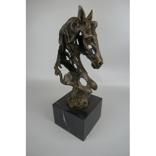 321 - Bronze on marble base - Unusual horse bust - Approx H: 41cm