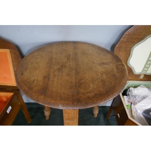 331 - Victorian pine cricket table