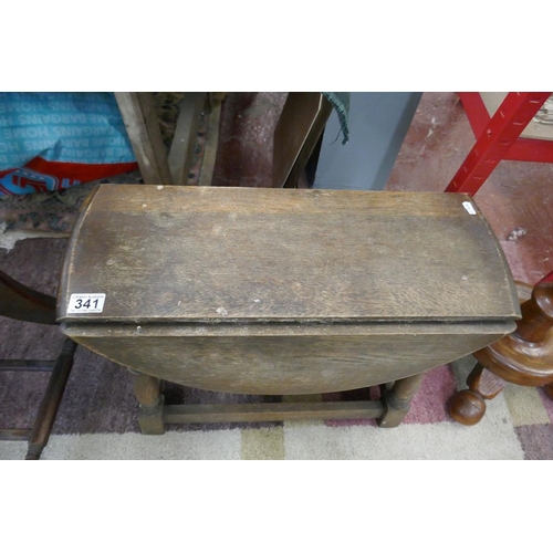 341 - Small drop leaf occasional table