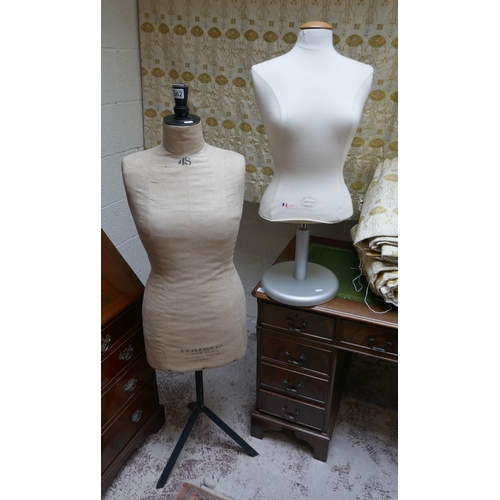 362 - 2 dressmakers mannequins