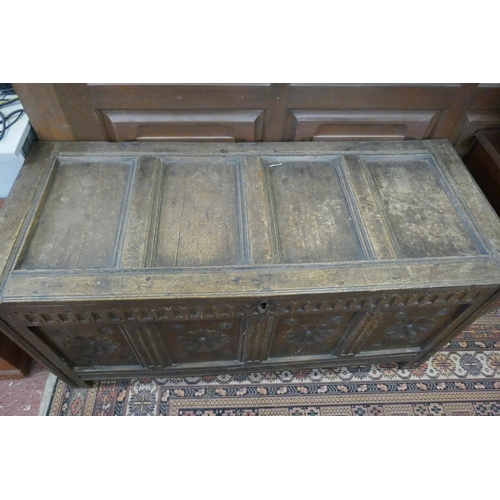 385 - Antique oak coffer - Approx  W: 136cm D: 58cm H: 66cm