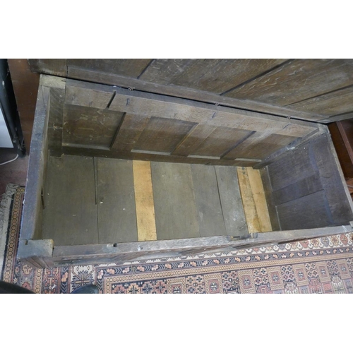 385 - Antique oak coffer - Approx  W: 136cm D: 58cm H: 66cm