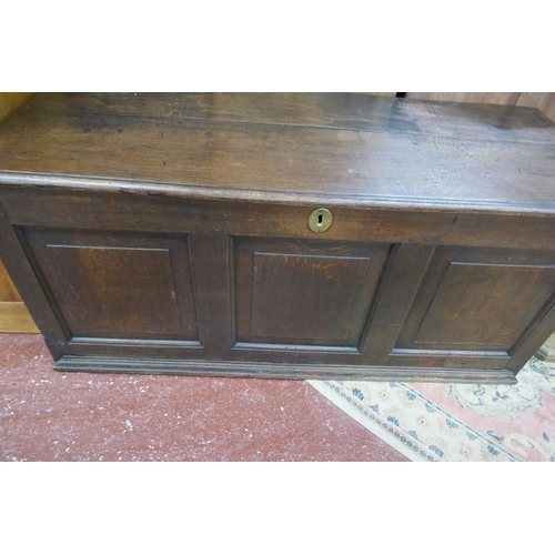 404 - Large Georgian oak coffer - Approx size: W: 138cm D: 56cm H: 59cm