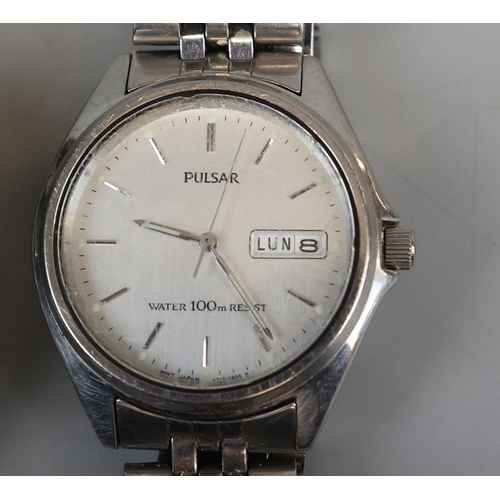 103 - 2 gents watches - Guess & French Pulsar