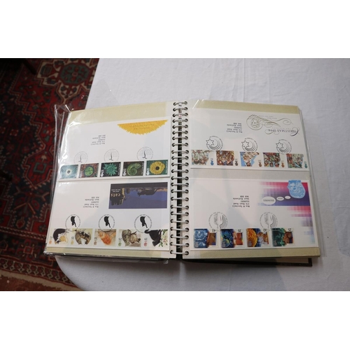 122 - Stamps - Large collection of albums