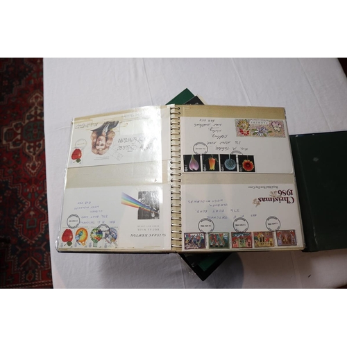 122 - Stamps - Large collection of albums