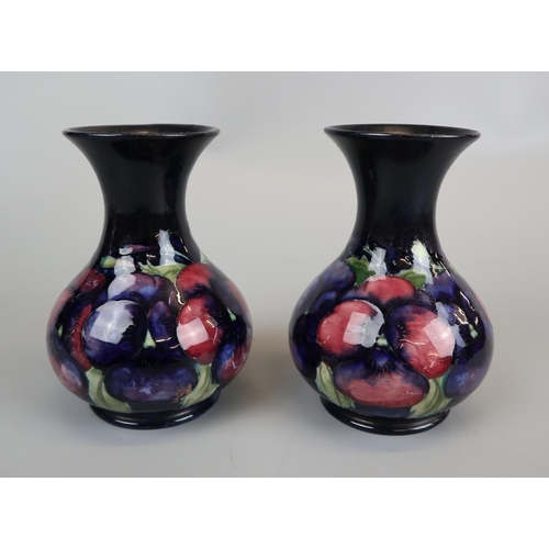 166 - Pair of Moorcroft vases - Approx H: 13.5cm