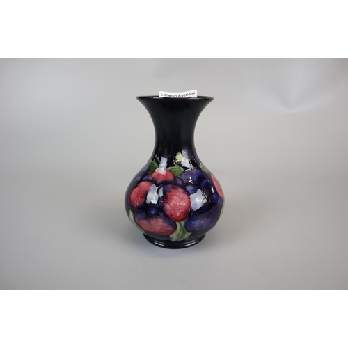 166 - Pair of Moorcroft vases - Approx H: 13.5cm