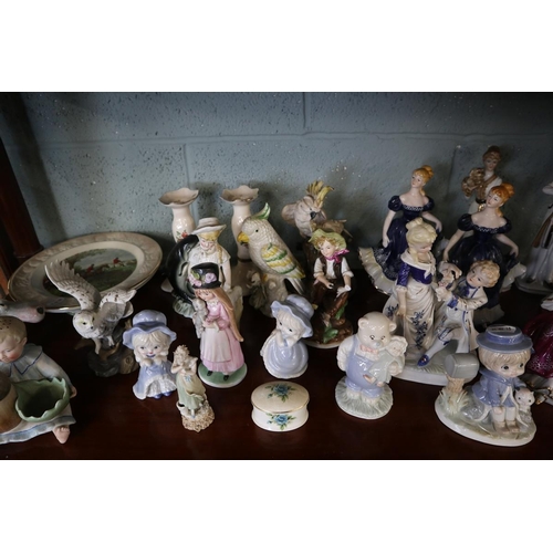 175 - Large collection of ceramic figurines