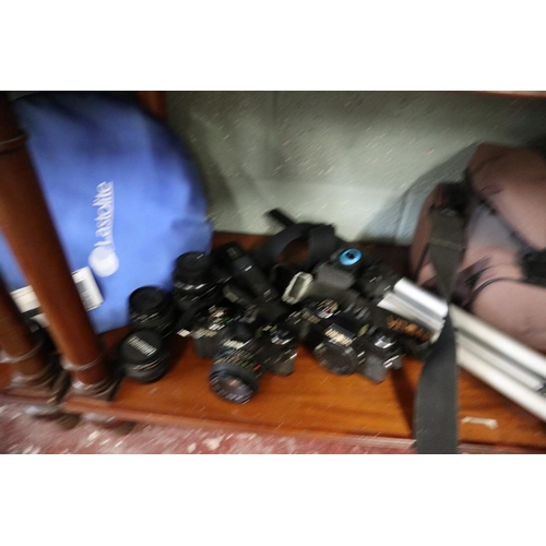 185 - Collection of camera equipment to include lenses