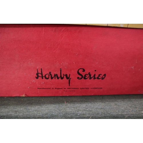 213 - Hornby O Gauge railway accessories