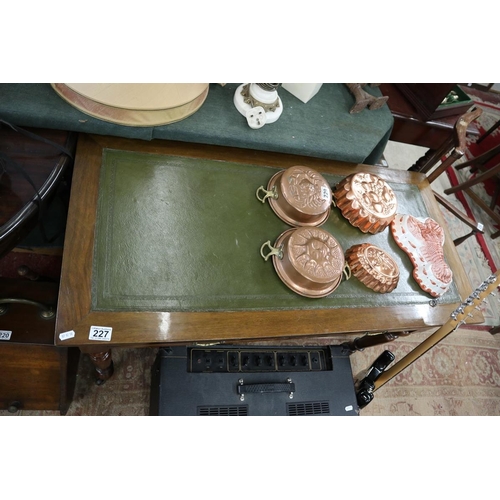 227 - Edwardian mahogany leather top writing desk