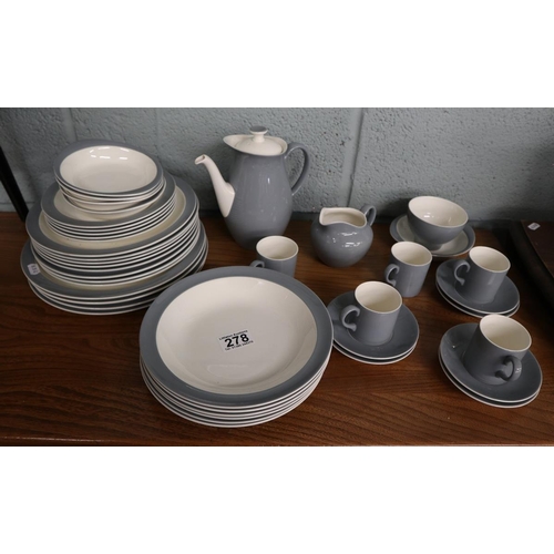 278 - Wedgwood part dinner service - Moonlight pattern