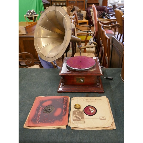 402 - HMV gramophone with 78 rpm records