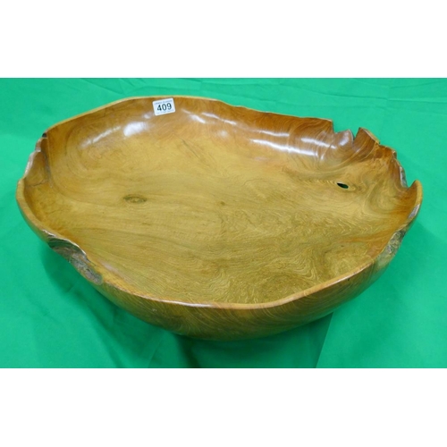 409 - Very large wooden fruit bowl