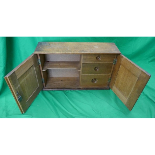 443 - Small oak cabinet