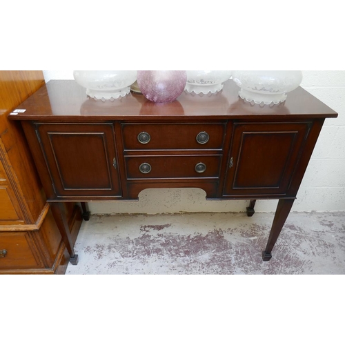 449 - Mahogany sideboard - Approx size W: 122cm D: 47cm H: 94cm