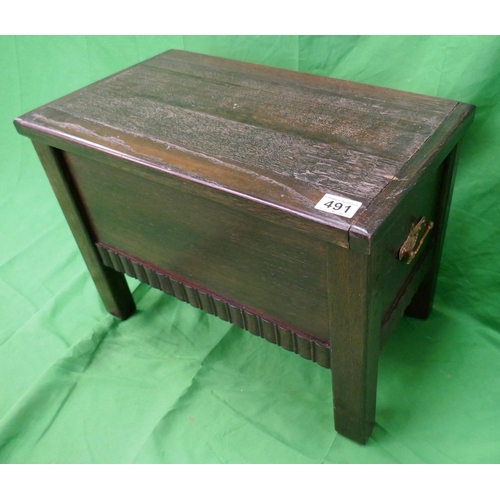 491 - Small oak chest