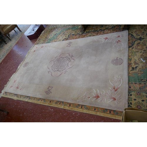 517 - Chinese carpet - Approx size: 247cm x 153cm