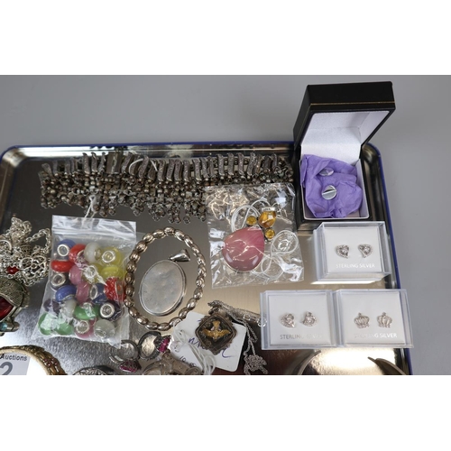 72 - Collection of jewellery to include silver