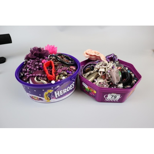 79 - Large quantity of costume jewellery