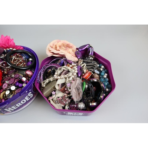 79 - Large quantity of costume jewellery