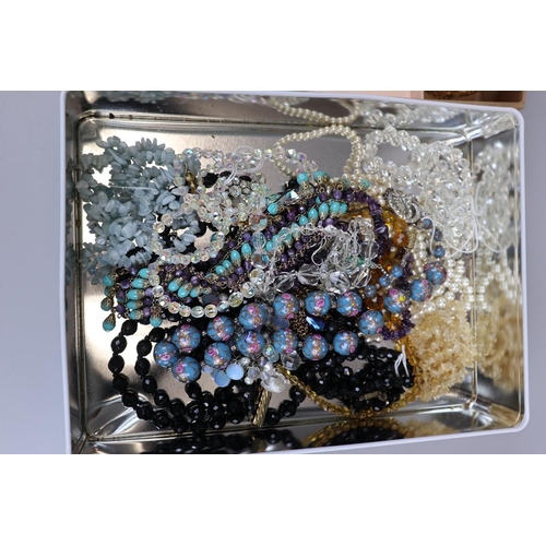 85 - Large quantity of costume jewellery