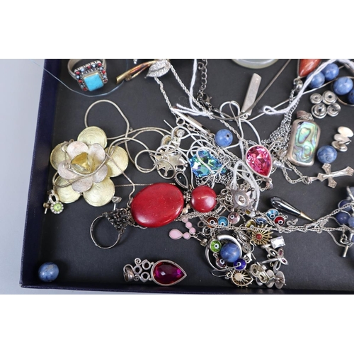 88 - Collection of jewellery to include silver