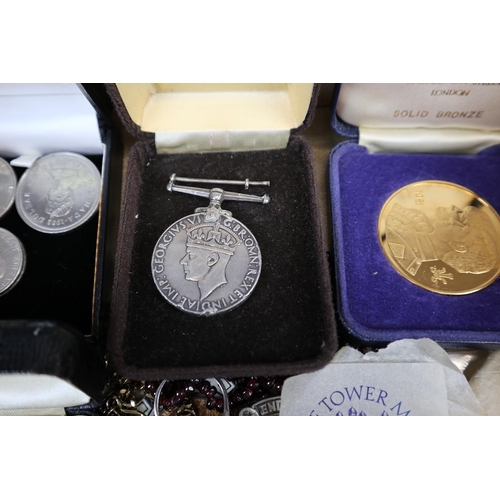 90 - Collectables to include coins, medals, cufflinks etc