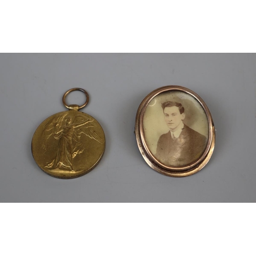 94 - Great War Medal - 1914 to 1918 & Gold memory Brooch, in memory of Private Herbert Baker