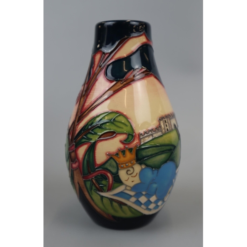 117 - Moorcroft ‘A Royal Arrival’ Vase #355 - Designed by Nicola Slaney - 2013 - Approx. H: 13cm