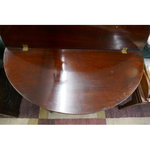 173 - Georgian mahogany tea table