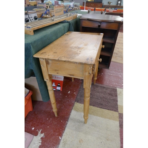 181 - Small antique pine side table - Approx. W: 75cm D: 45cm H:73cm