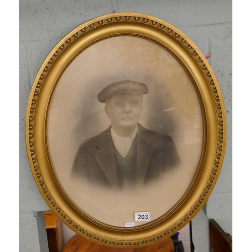 203 - Early pencil sketch of gentleman in oval frame