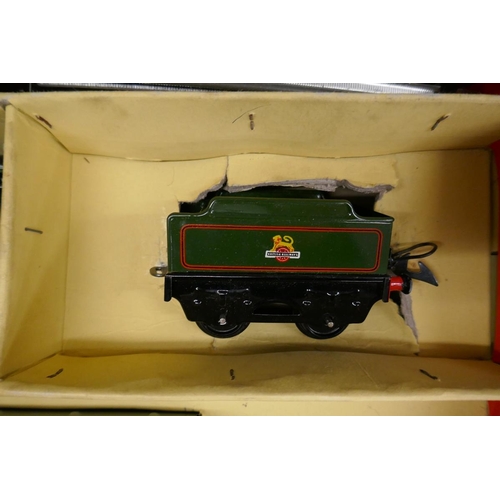 226 - Hornby O Gauge tinplate railway, complete & in original box