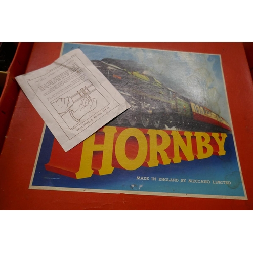 227 - Hornby O Gauge tinplate railway, complete & in original box