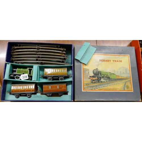 228 - Hornby O Gauge tinplate railway, complete & in original box