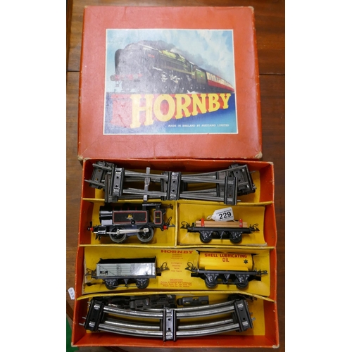 229 - Hornby O Gauge tinplate railway, complete & in original box