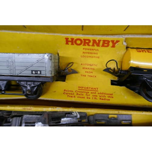 229 - Hornby O Gauge tinplate railway, complete & in original box