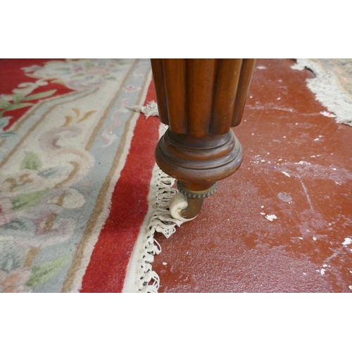 230 - Victorian mahogany wind out dining table - Approx. L: 234cm W: 118cm H:71cm