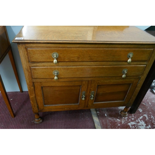 268 - Small oak sideboard - Approx. W: 89cm D: 46cm H:85cm