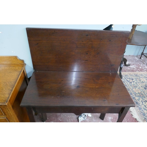 269 - Antique mahogany tea table