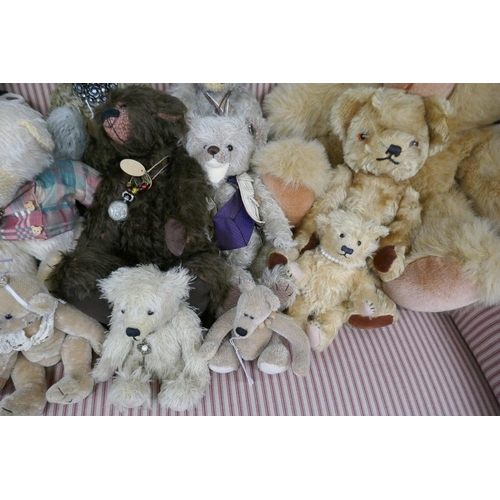 276 - Large collection of fine quality teddy bears
