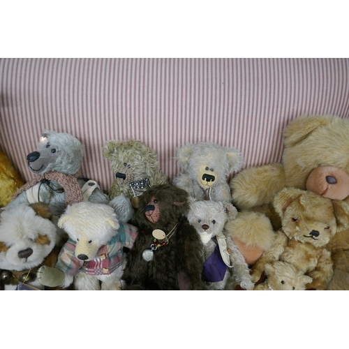 276 - Large collection of fine quality teddy bears